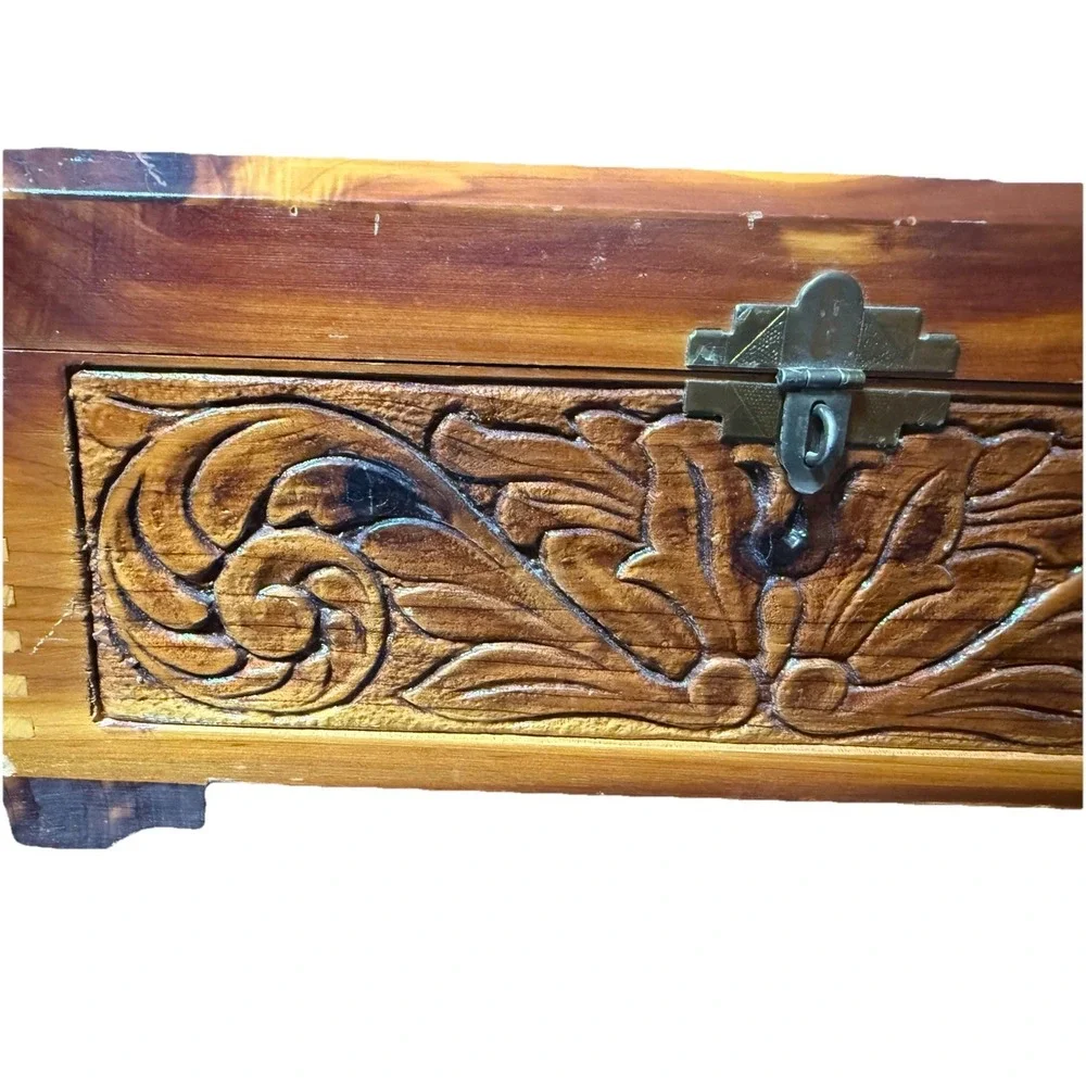 Vintage wood carved jewelry box scene on top mirror lock 11x4.5x6